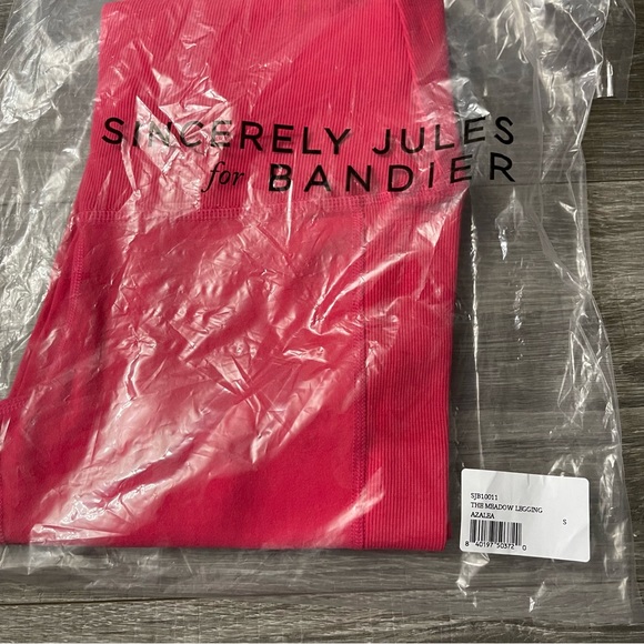 Bandier x Sincerely Jules The Meadow Legging in Azalea Coral Activewear - Picture 2 of 4
